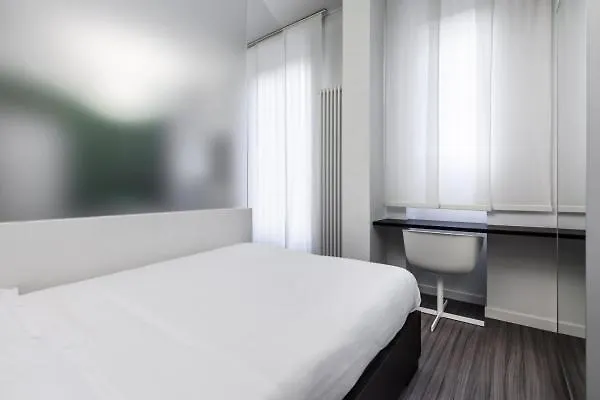 Luxury Apartments Porta Nuova Милан